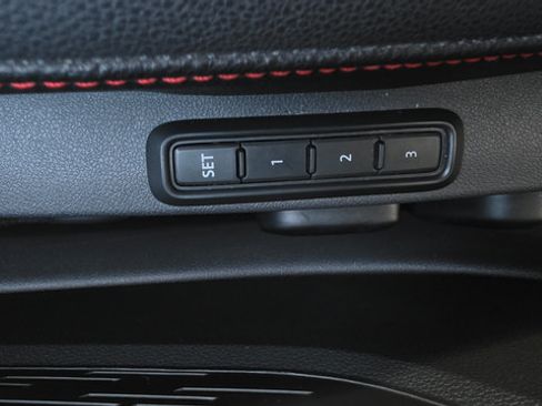 Used 2025 Volkswagen Jetta GLI Autobahn FWD image 25