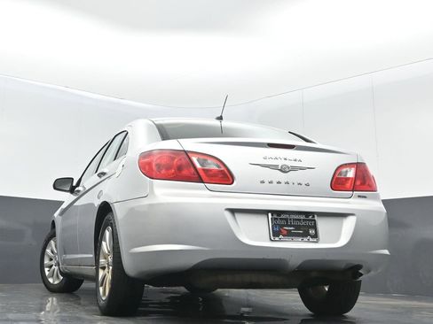 Used 2010 Chrysler Sebring Limited FWD image 30