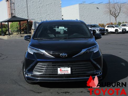 New 2026 Toyota Sienna Limited image 20