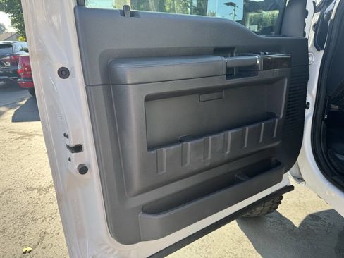 Used 2015 Ford F250 Platinum w/ FX4 Off-Road Package image 17