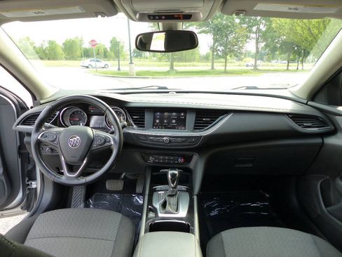 Used 2019 Buick Regal Preferred w/ Driver Confidence Package I FWD image 35