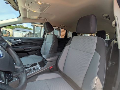 Used 2017 Ford Escape SE FWD image 24