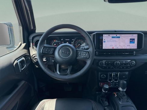 Used 2024 Jeep Wrangler Unlimited Rubicon image 10