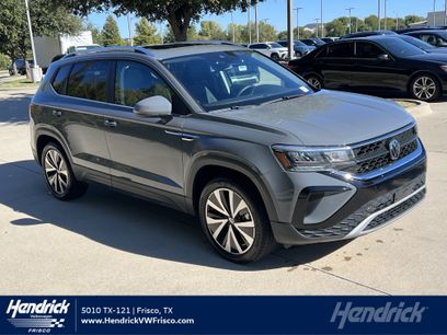 Certified 2022 Volkswagen Taos SE w/ Panoramic Sunroof Package