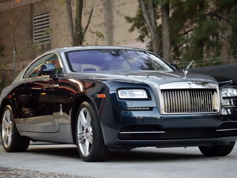 Used 2016 Rolls-Royce Wraith RWD image 2