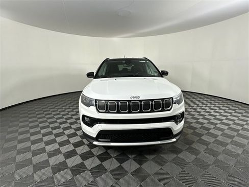 Certified 2022 Jeep Compass Limited image 2