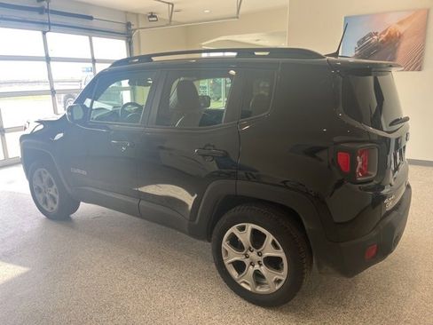 Used 2020 Jeep Renegade Limited image 4