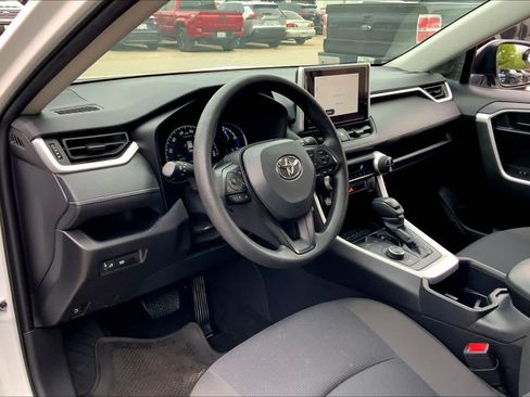Used 2025 Toyota RAV4 LE image 17