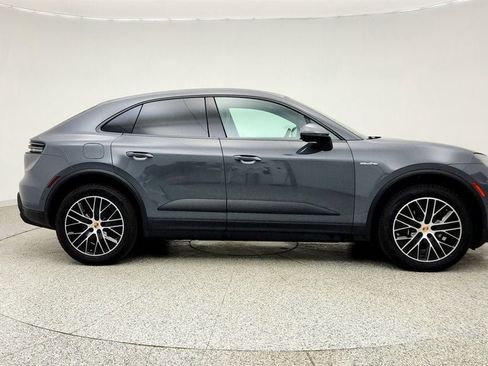 Used 2025 Porsche Macan Electric RWD image 4