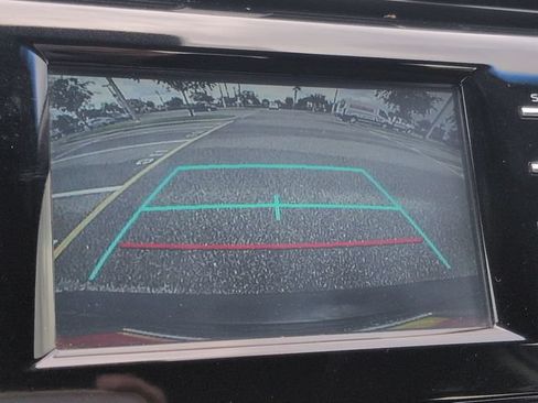 Used 2018 Toyota Camry LE FWD image 19