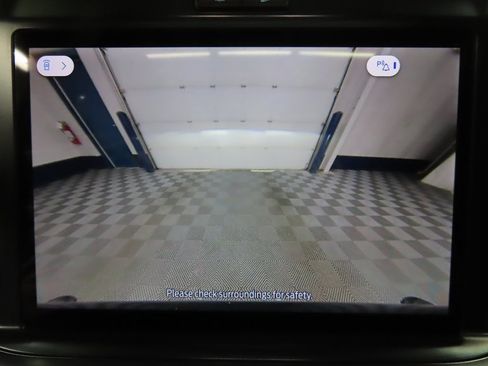 Used 2025 Ford F350 Platinum w/ FX4 Off-Road Package image 22