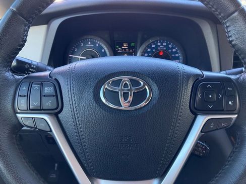 Used 2020 Toyota Sienna XLE image 20