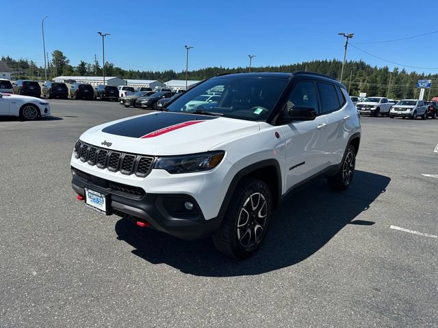 Used 2025 Jeep Compass Trailhawk AWD/4WD image 7