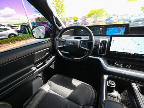 Used 2025 Ford Expedition Tremor AWD/4WD image 34