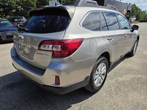 Used 2016 Subaru Outback 2.5i Premium AWD/4WD image 8