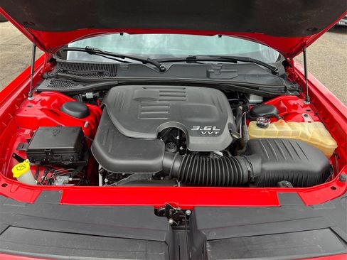 Used 2018 Dodge Challenger SXT w/ Blacktop Package RWD image 15