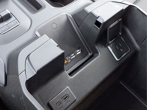 Used 2024 GMC Sierra 2500 Denali w/ Denali Reserve Package image 11