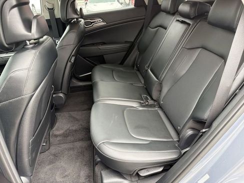 Used 2023 Kia Sportage EX image 24