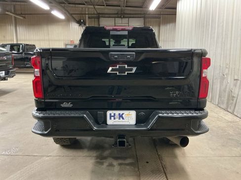 Used 2024 Chevrolet Silverado 2500 High Country w/ High Country Premium Package image 8