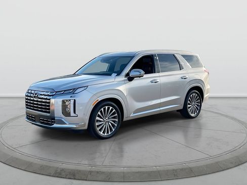 Used 2025 Hyundai Palisade Calligraphy FWD image 4