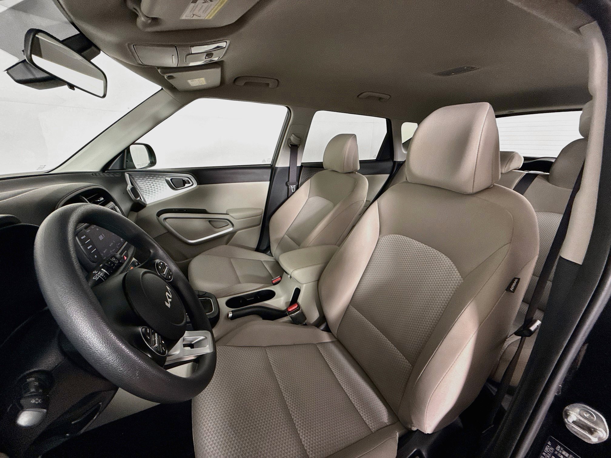 Used 2024 Kia Soul LX FWD image 24