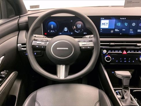 Certified 2025 Hyundai Santa Cruz SEL image 4