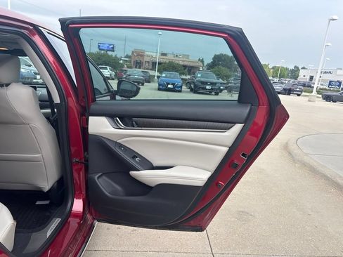 Certified 2022 Honda Accord Touring image 31