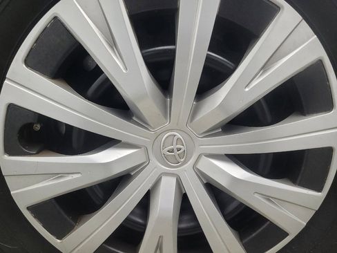 Used 2022 Toyota Camry LE w/ Cold Weather Package image 31