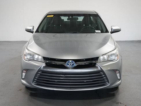 Used 2017 Toyota Camry LE FWD image 2