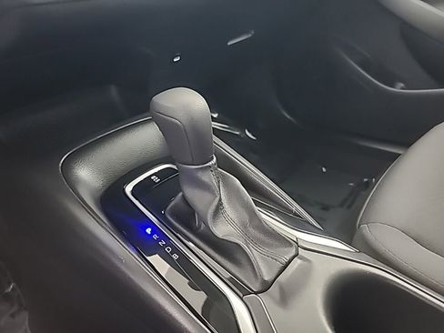 Used 2025 Toyota Corolla LE image 34