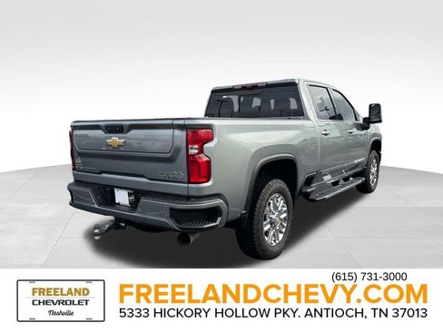 Used 2024 Chevrolet Silverado 2500 High Country w/ High Country Premium Package image 3