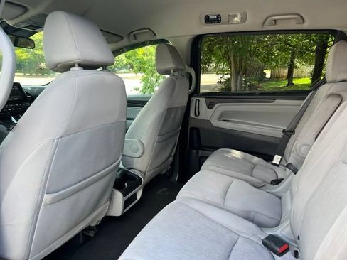 Used 2018 Honda Odyssey EX image 13