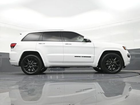 Used 2021 Jeep Grand Cherokee Laredo X RWD image 33