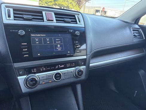 Used 2017 Subaru Outback 2.5i Limited AWD/4WD image 33