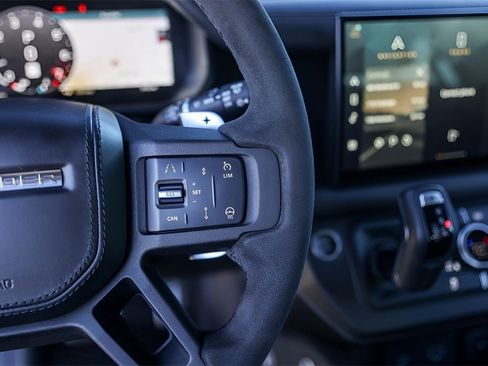 Used 2023 Land Rover Defender 110 V8 image 16