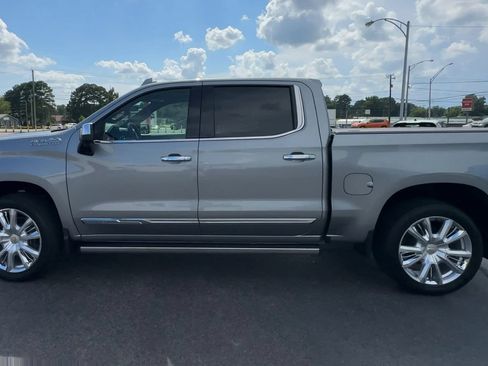 Used 2024 Chevrolet Silverado 1500 High Country AWD/4WD image 5