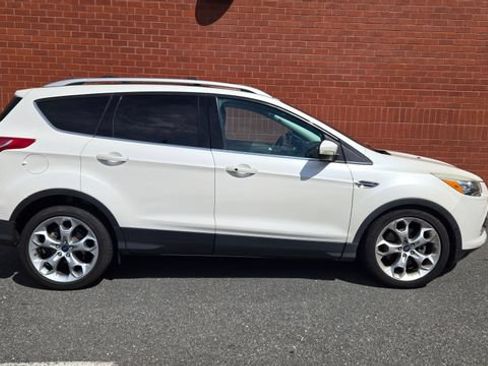 Used 2013 Ford Escape Titanium w/ Parking Technology Pkg FWD image 2