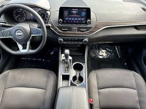 Used 2023 Nissan Altima 2.5 SV FWD image 15