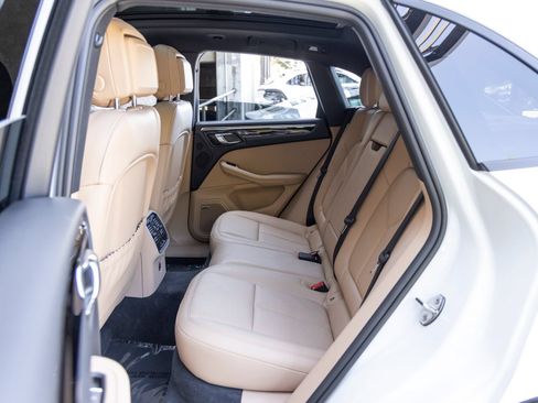 Certified 2026 Porsche Macan AWD/4WD image 51