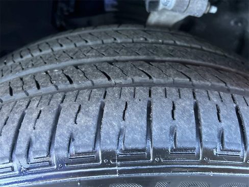 Used 2023 Jeep Grand Cherokee Overland image 10