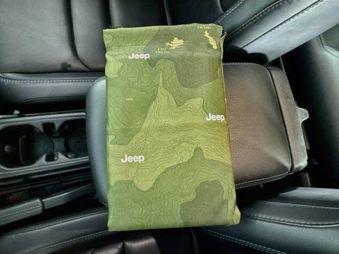 Used 2024 Jeep Wrangler Unlimited Rubicon 4xe AWD/4WD image 35