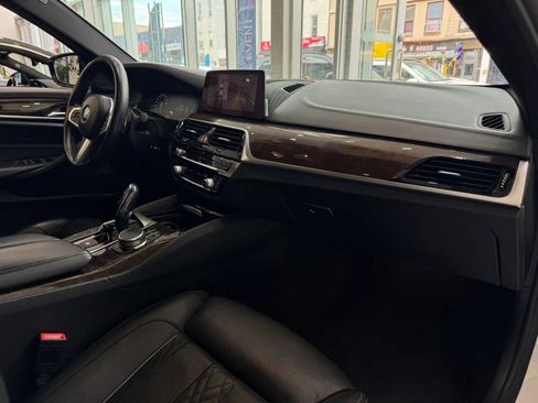 Used 2019 BMW M550i xDrive w/ Premium Package AWD/4WD image 32