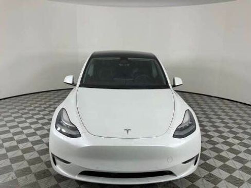 Used 2021 Tesla Model Y Long Range image 2
