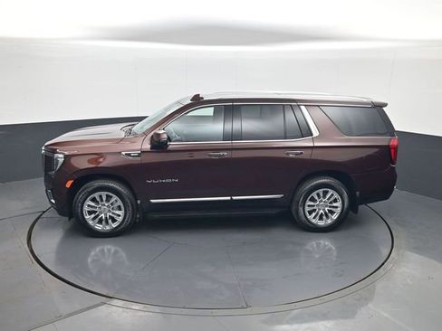 Used 2023 GMC Yukon SLT w/ SLT Luxury Package AWD/4WD image 21