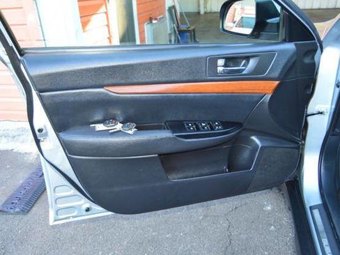 Used 2013 Subaru Outback 2.5i Limited w/ Moonroof Pkg image 31