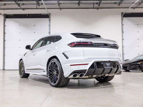 Used 2025 Lamborghini Urus SE image 6