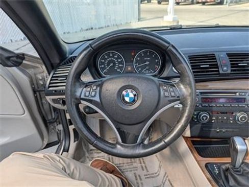 Used 2010 BMW 128i Convertible image 28