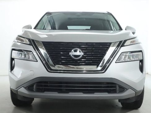 Certified 2022 Nissan Rogue SV FWD image 6