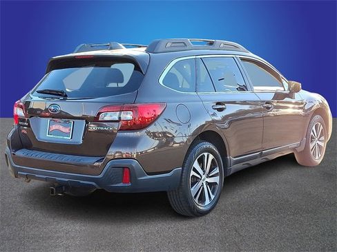 Used 2019 Subaru Outback 2.5i Limited image 4