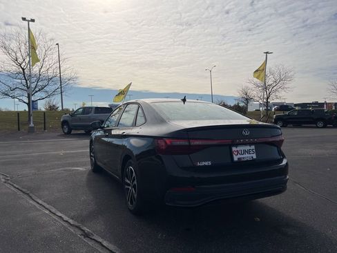 Used 2025 Volkswagen Jetta Sport image 5